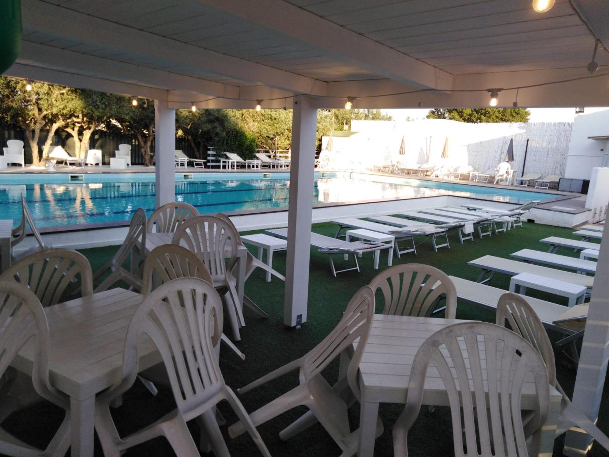 Raggio Di Sole Aparthotel อัลเบโรเบลโล ภายนอก รูปภาพ