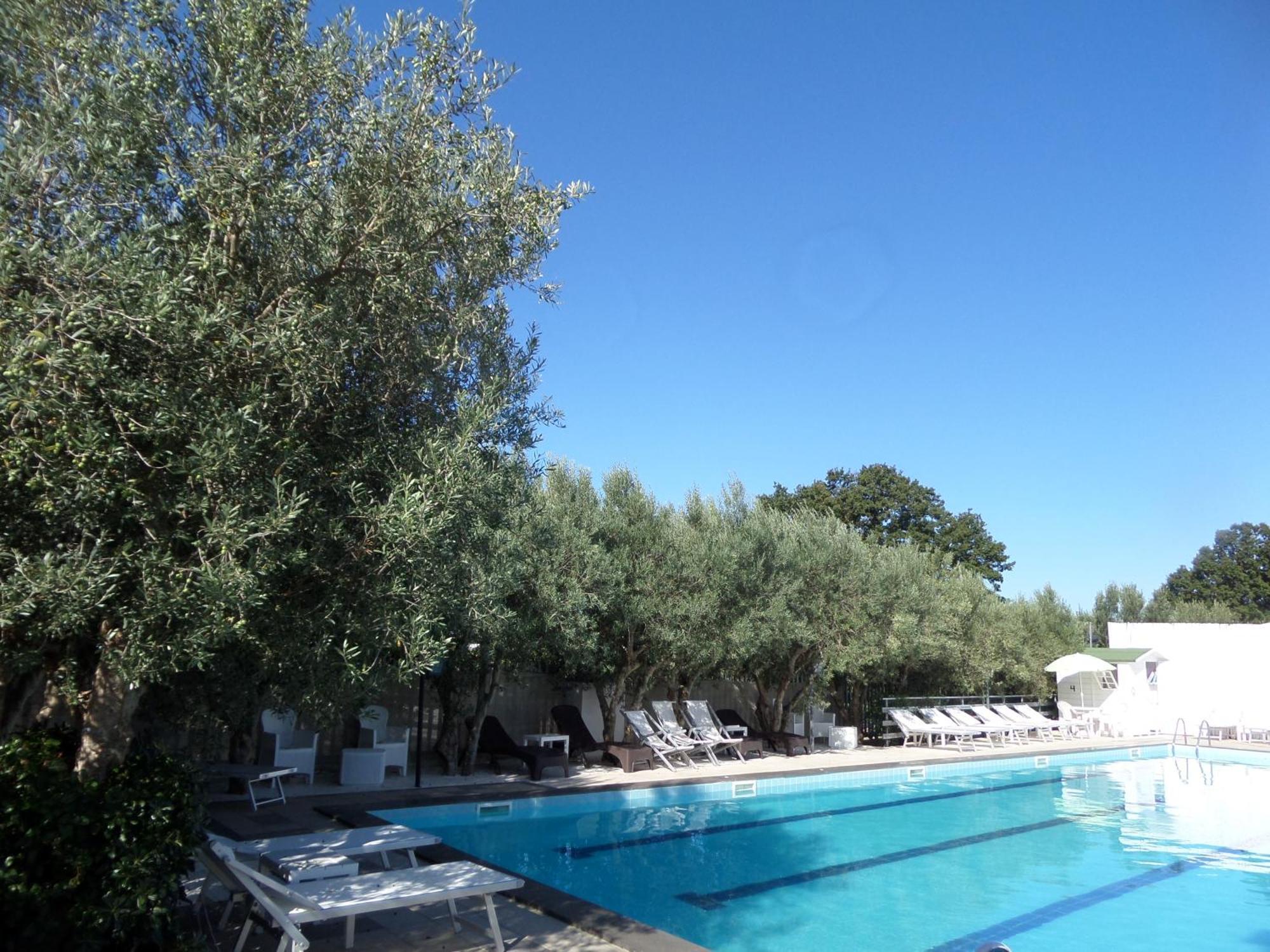Raggio Di Sole Aparthotel อัลเบโรเบลโล ภายนอก รูปภาพ