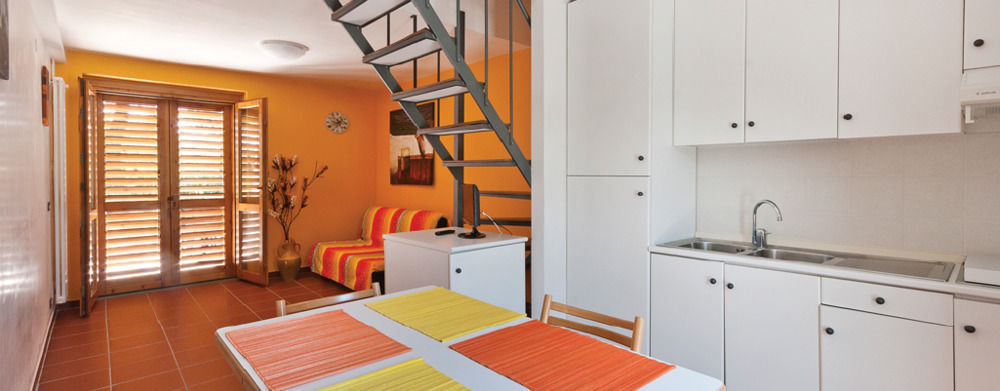 Raggio Di Sole Aparthotel อัลเบโรเบลโล ภายนอก รูปภาพ